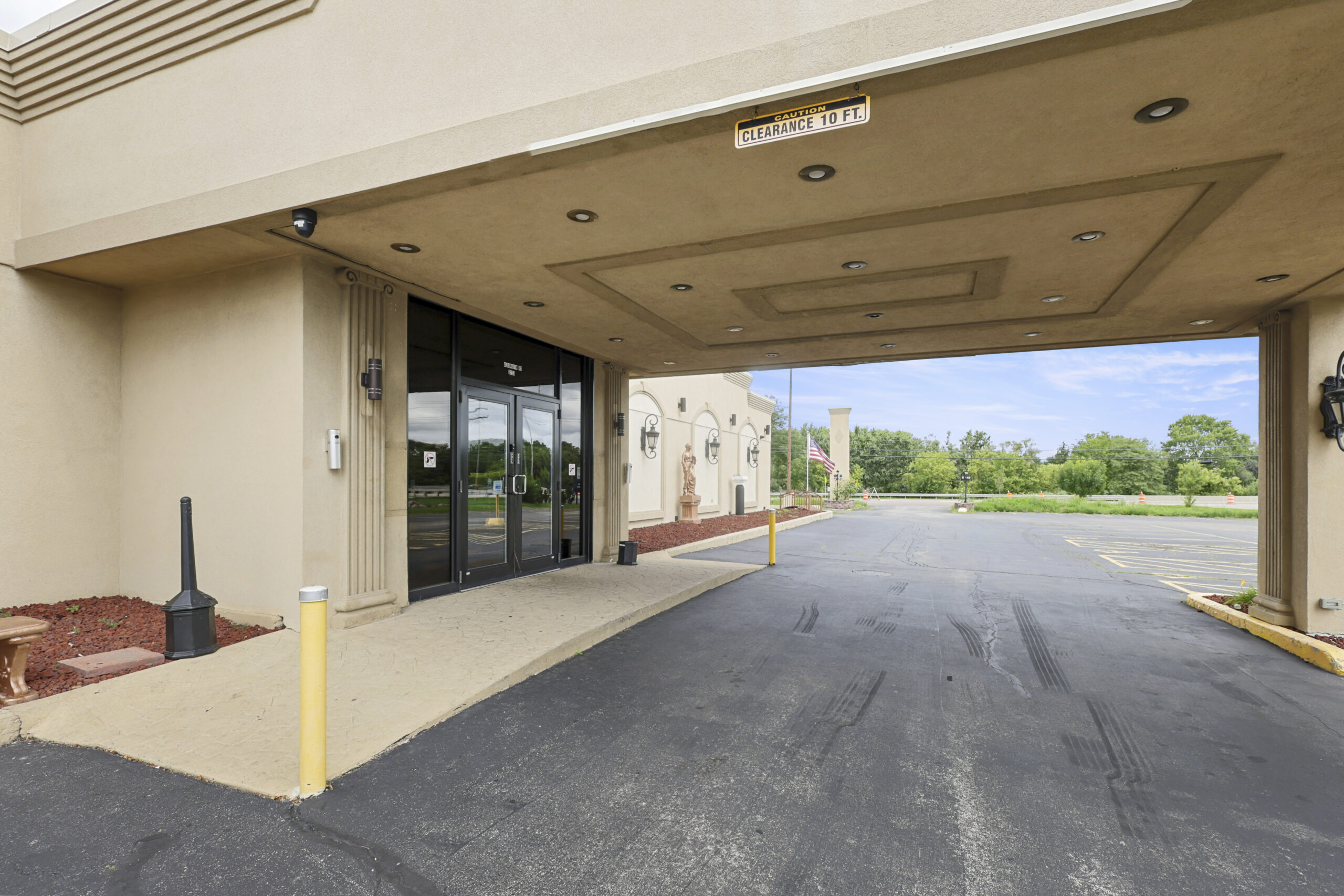 Exteriour 2